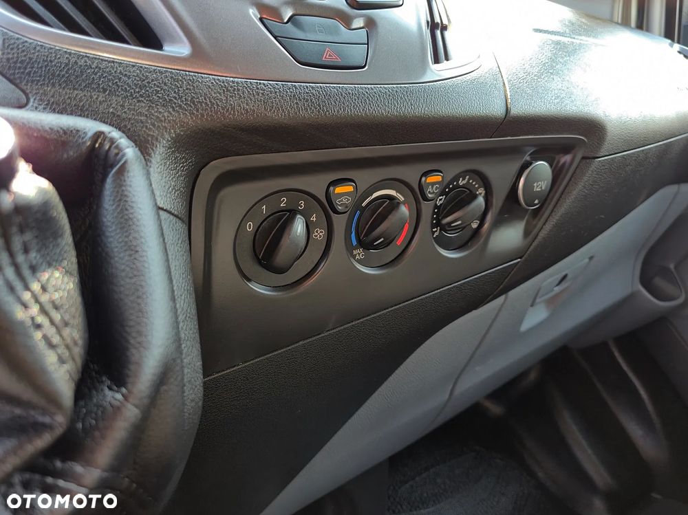 Ford TRANSIT CUSTOM - 37