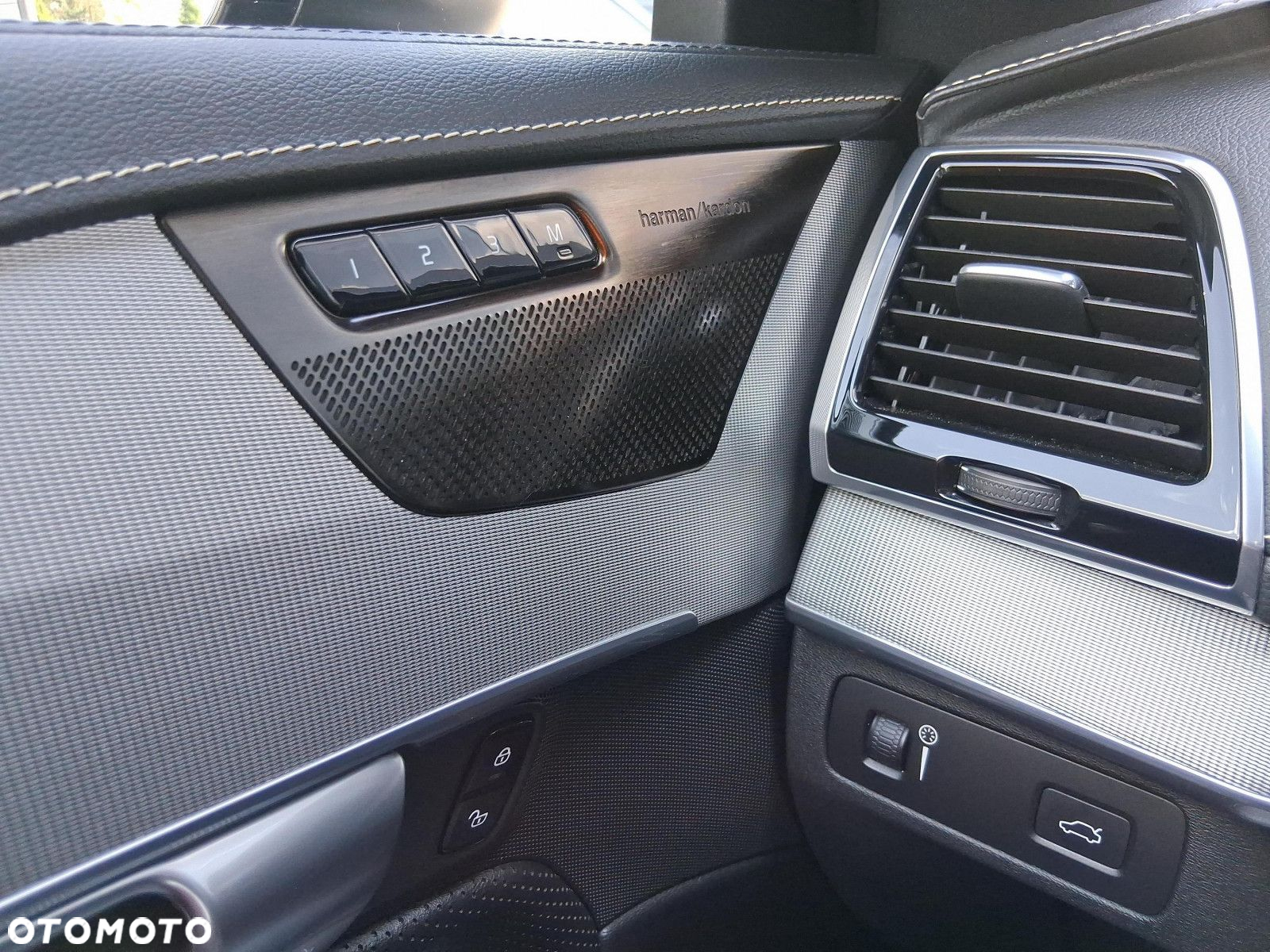 Volvo XC 90 - 16