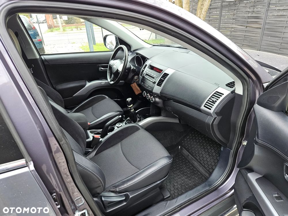 Mitsubishi Outlander 2.0 DI-D 4WD Intense - 10