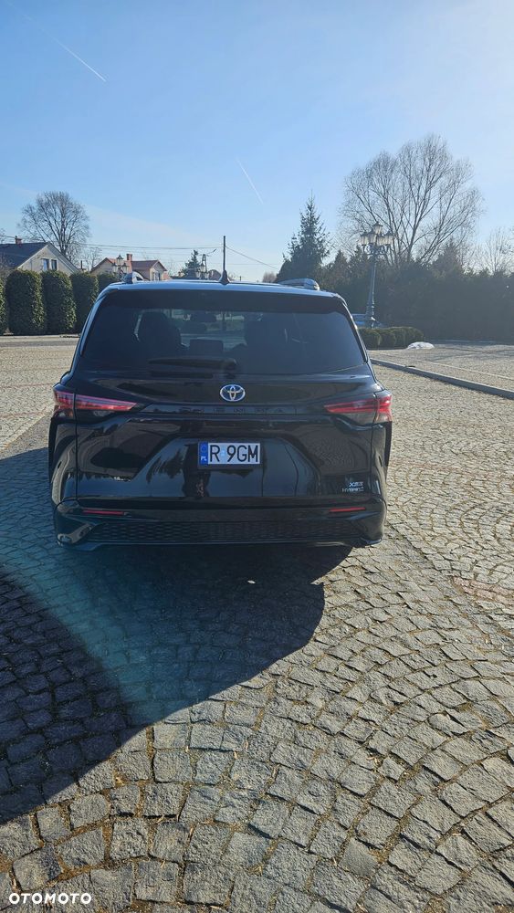Toyota Sienna - 5