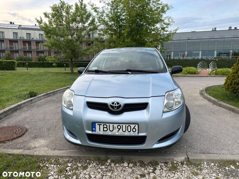 Toyota Auris 2.0 D-4D Life+ - 7