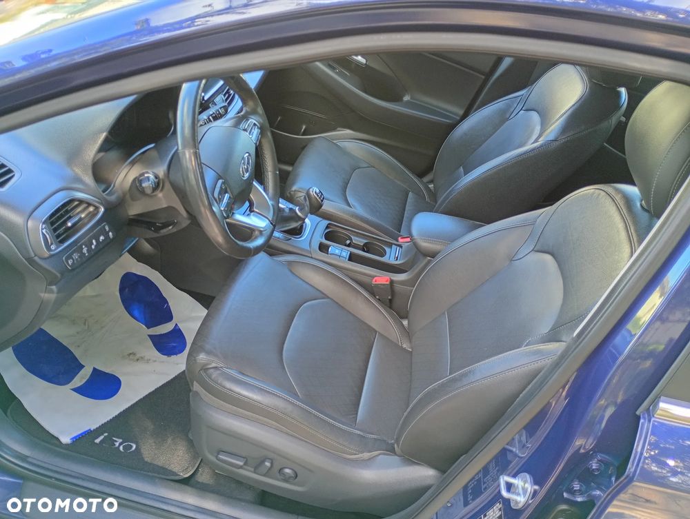 Hyundai i30 1.6 CRDI Premium - 23