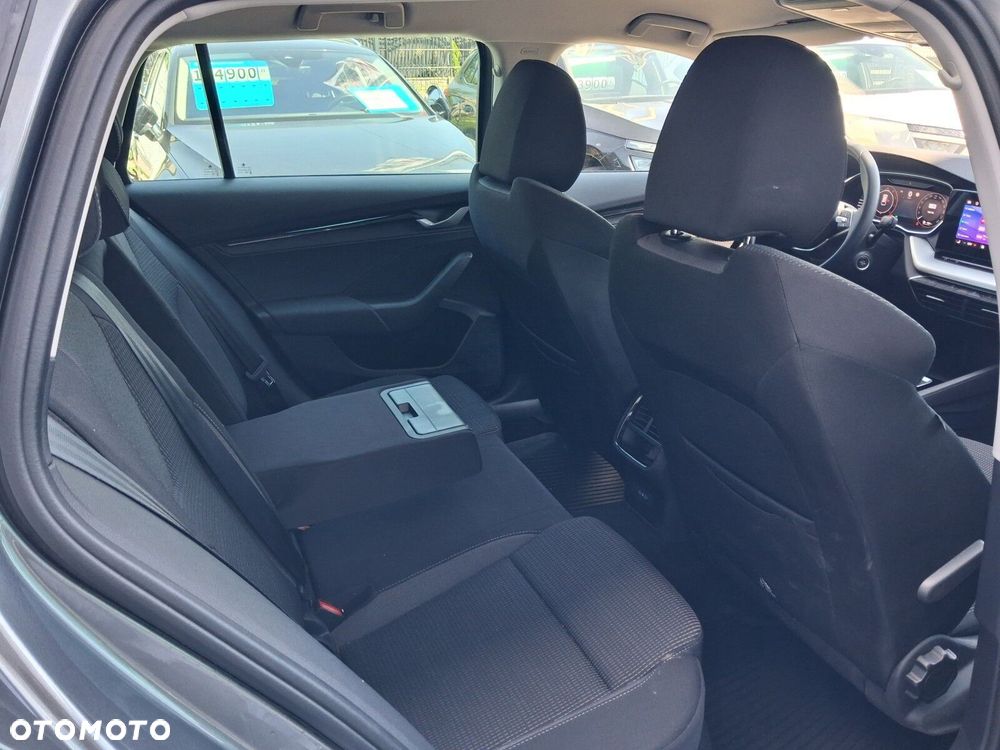 Skoda Octavia 2.0 TDI Selection DSG - 8