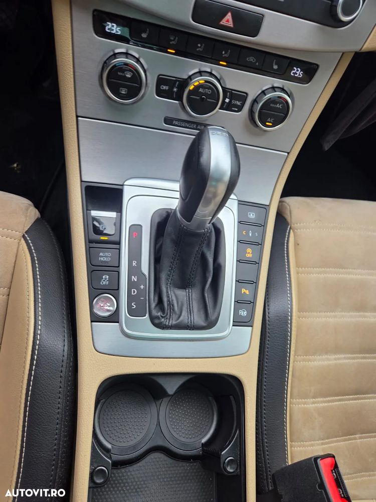 Volkswagen Passat CC - 11