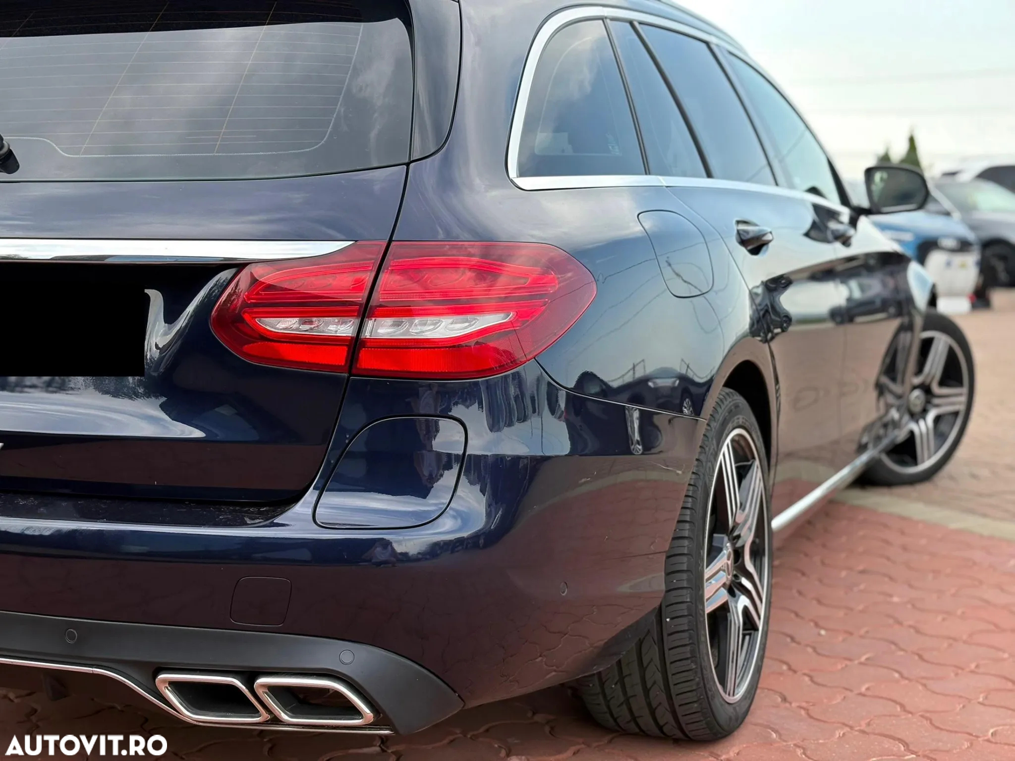 Mercedes-Benz C - 8