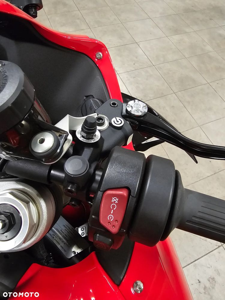 QJMOTOR SRK 800RR - 7