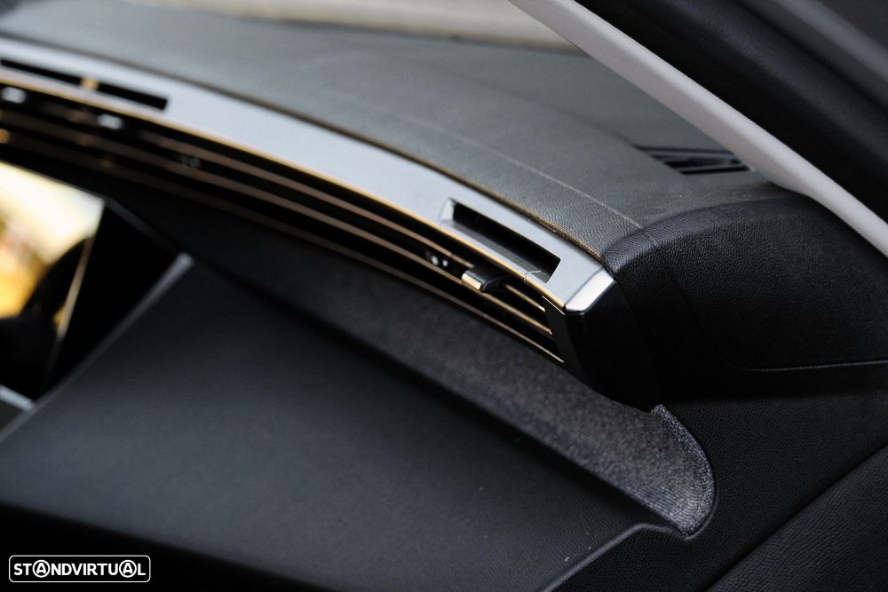 Peugeot 408 1.2 PureTech Allure EAT8 - 18