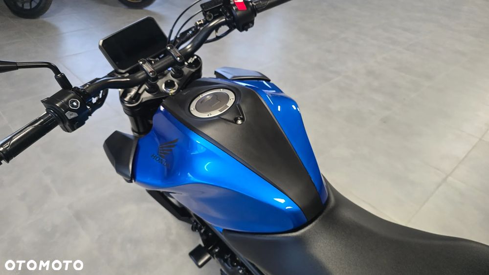 Honda CB - 12