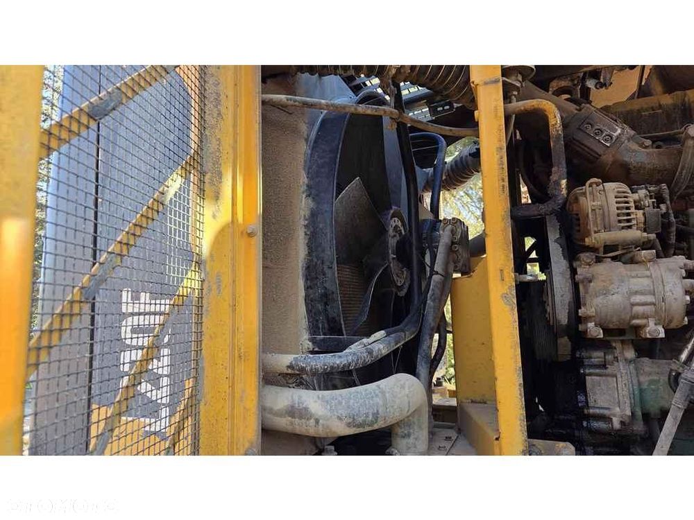 Volvo L220 - 33