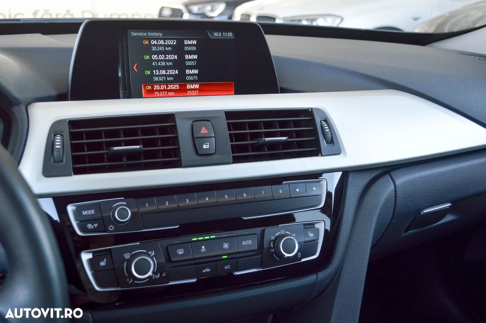 BMW Seria 3 320d Aut. Sport Line - 26