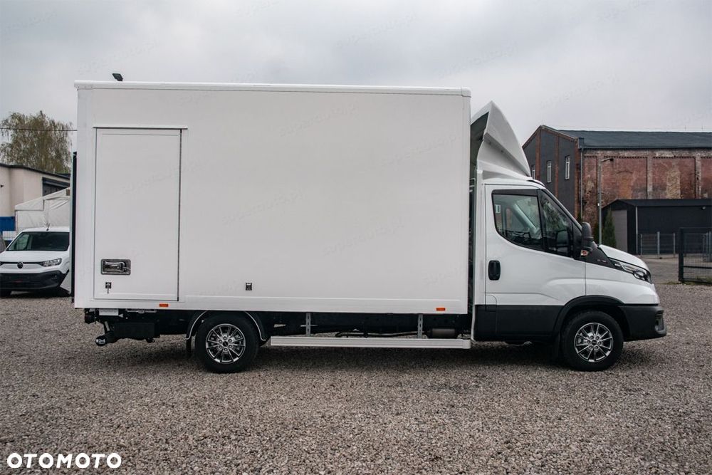 Iveco Daily 35S18 Kontener 8EP + Winda 3.0 180KM - 13