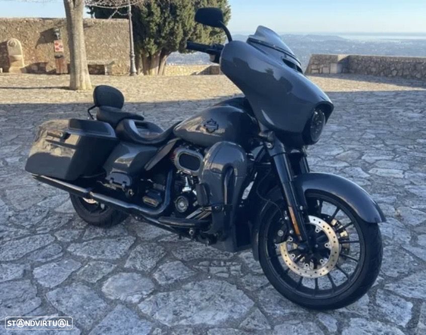 Harley-Davidson Street GLIDE CVO - 1