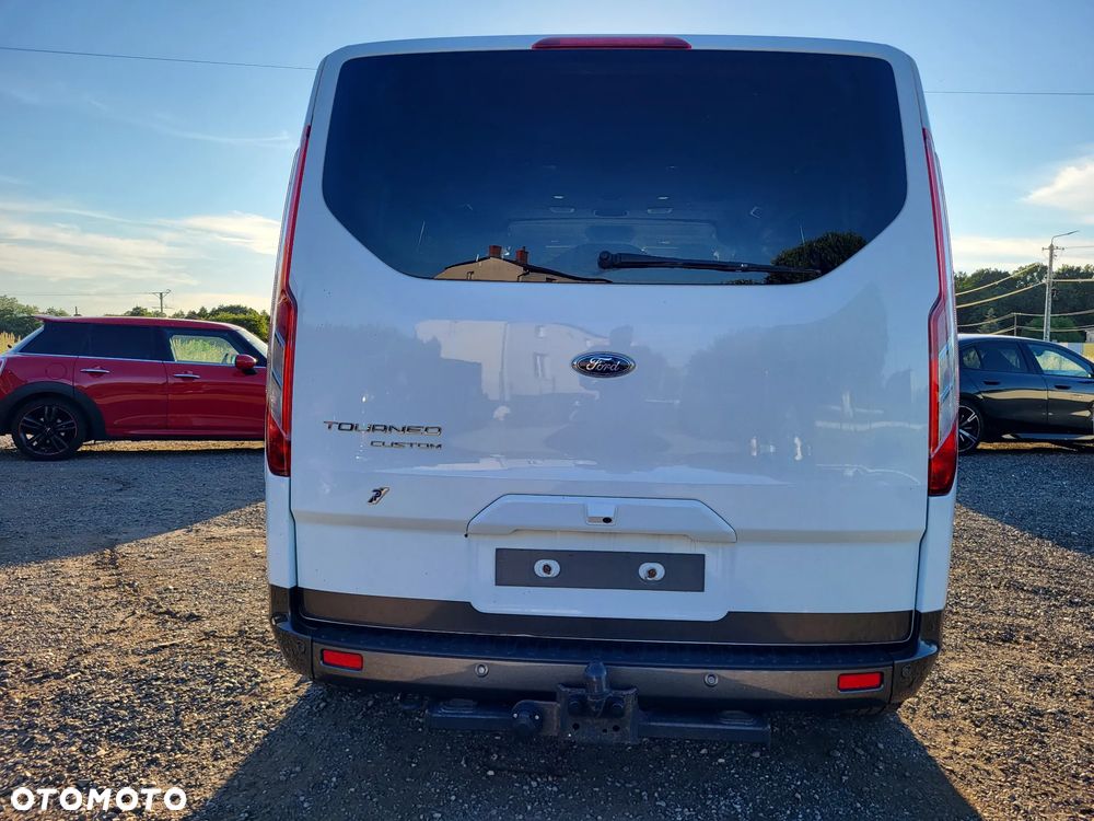 Ford Tourneo Custom - 6