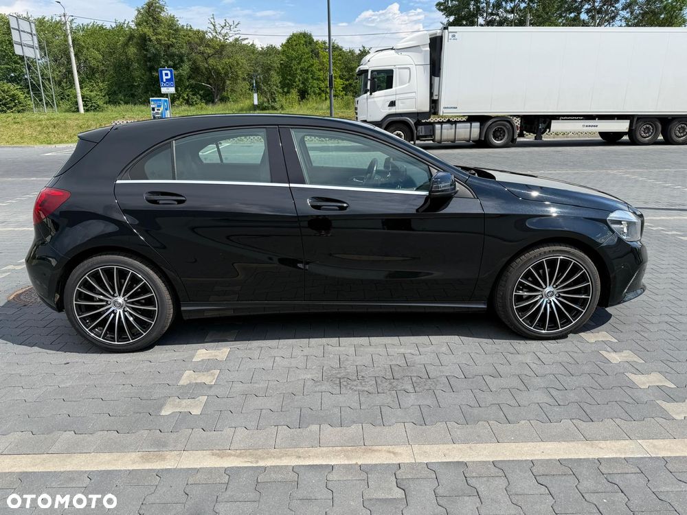 Mercedes-Benz Klasa A 180 7G-DCT Urban - 4
