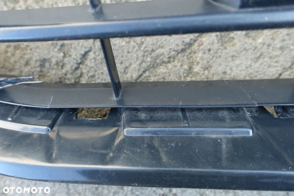 KRATKA ŚRODKOWA ZDERZAKA AUDI Q3 II 18r. SLINE 83A - 8