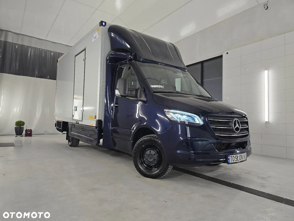 Mercedes-Benz SPRINTER 319 3.0 CDI KONTENER 4,28cmDługi 2,29cmSzero 2,24cmWysok + WINDA 750Kg 42Tyś km SERWIS DO OSTATNIEGO Km ASO MERCEDES-BENZ SALON PL STAN NOWY NOWY NOWY FABRYCZNA GWARANCJA - 4