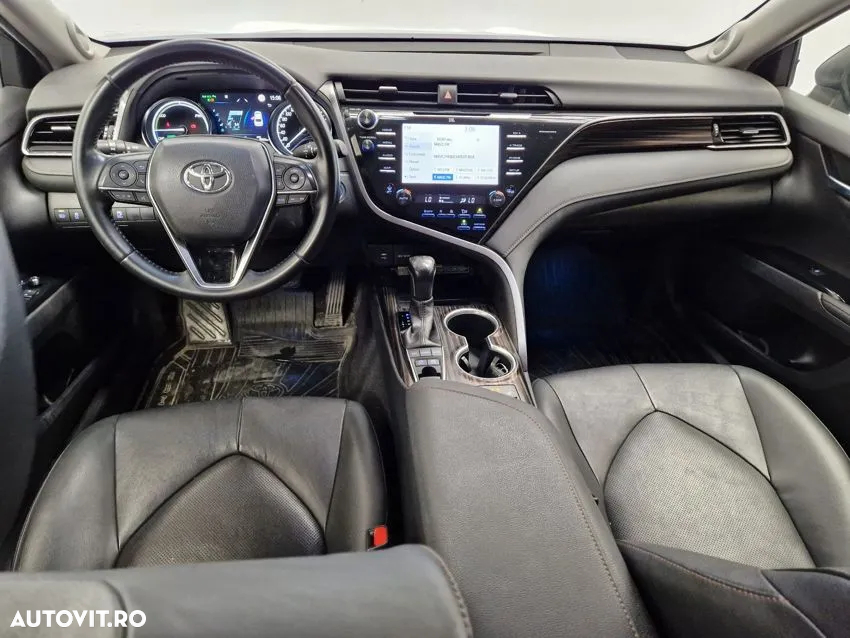 Toyota Camry - 5