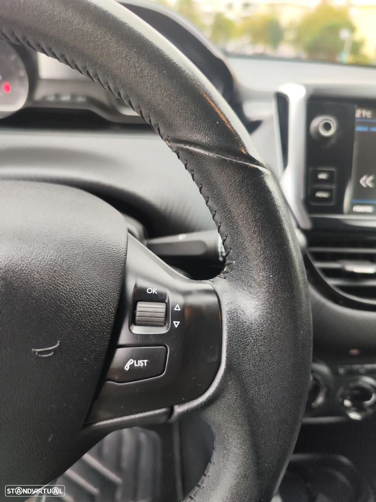 Peugeot 208 1.2 PureTech Style - 30