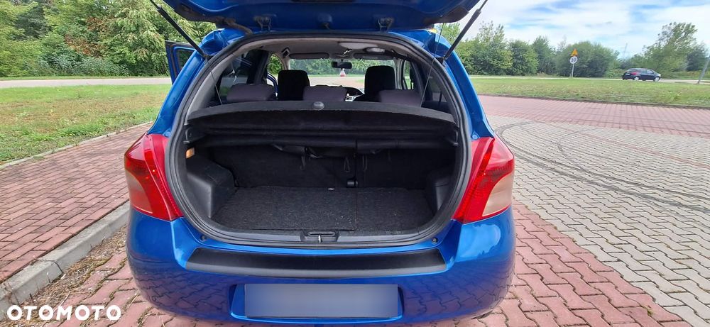 Toyota Yaris 1.3 - 7