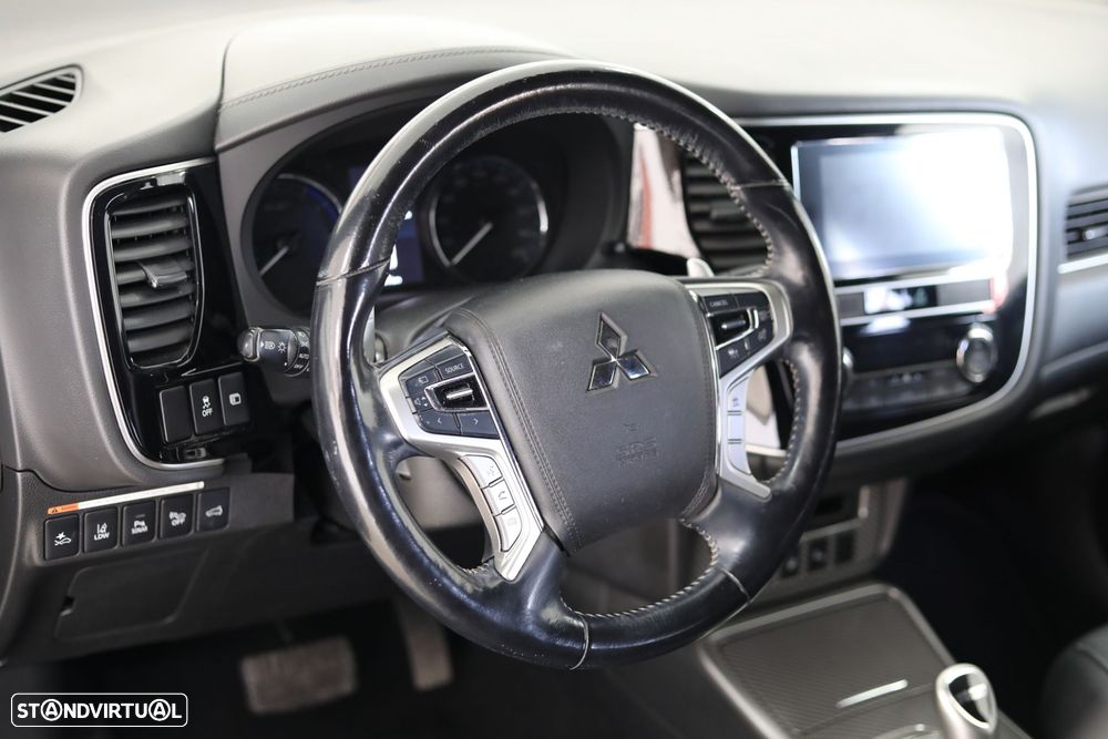 Mitsubishi Outlander 2.4 Instyle - 8