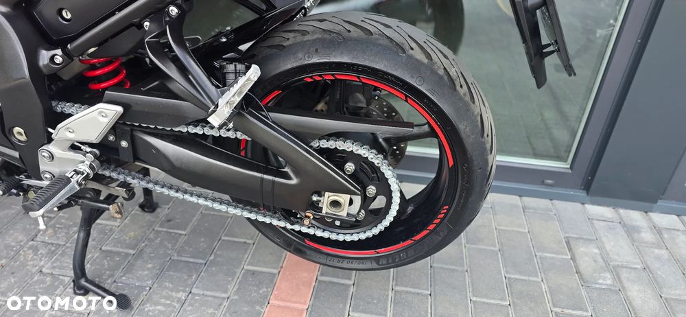 Yamaha FZ - 32