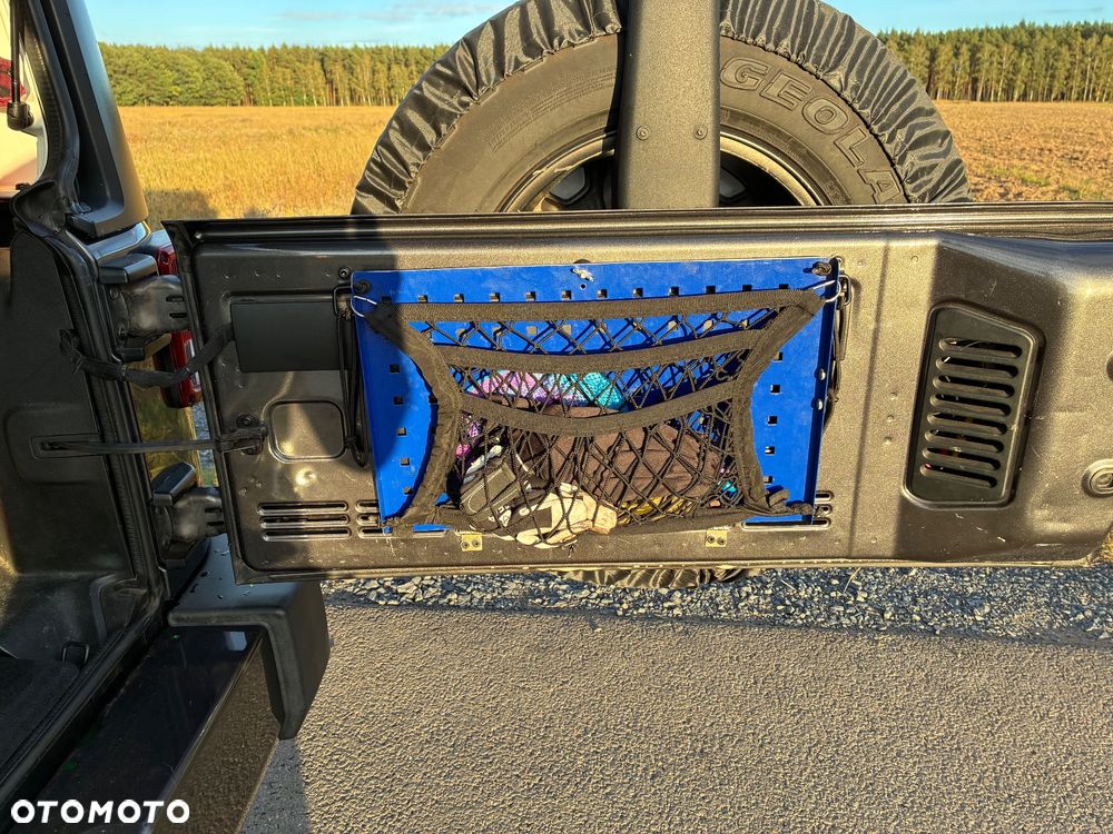 Jeep Wrangler - 9