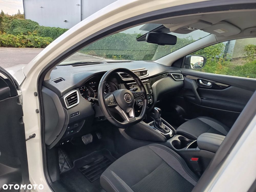 Nissan Qashqai 1.3 DIG-T DCT ACENTA - 16