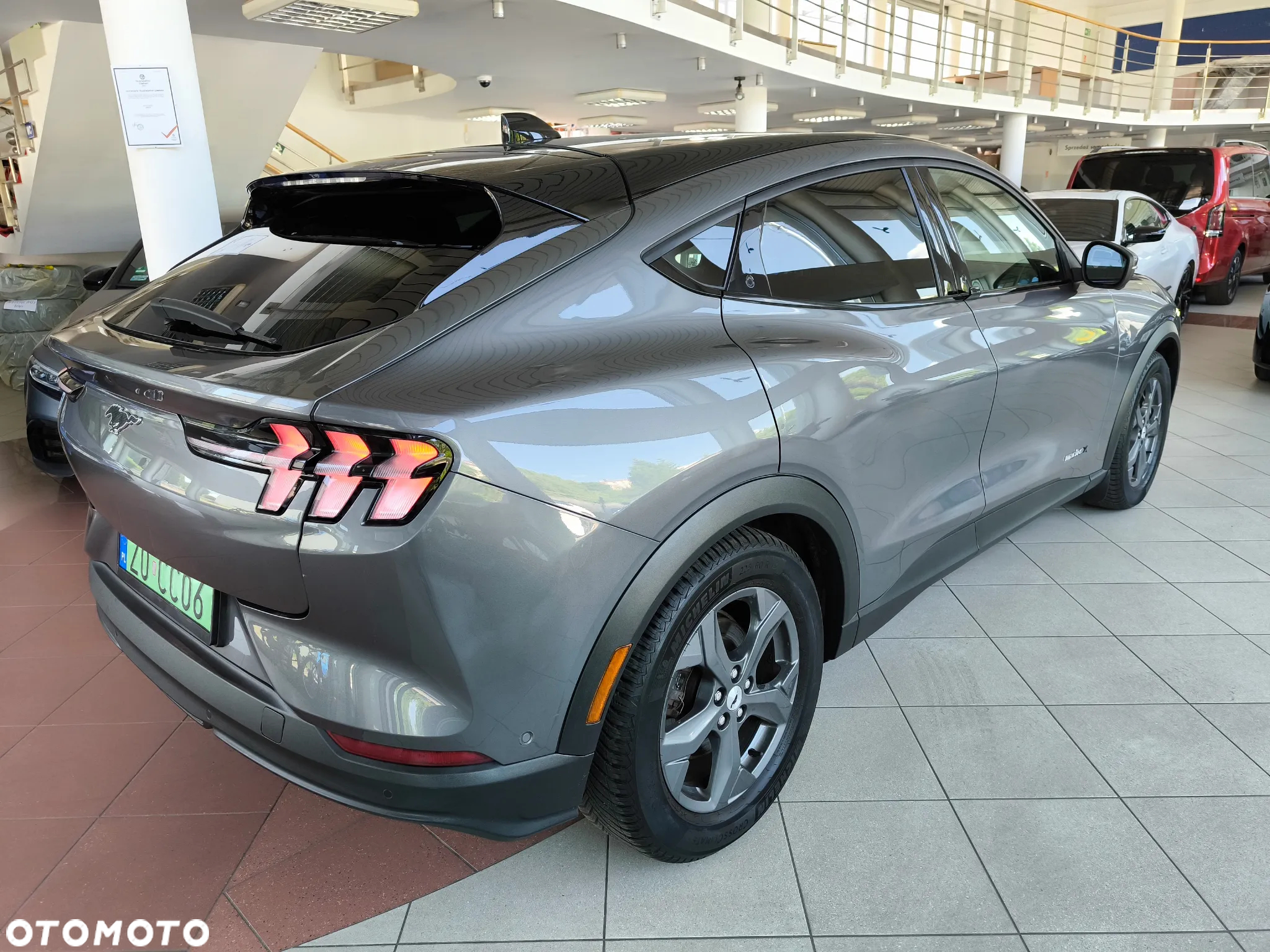 Ford Mustang Mach-E 98kWh RWD Premium - 10