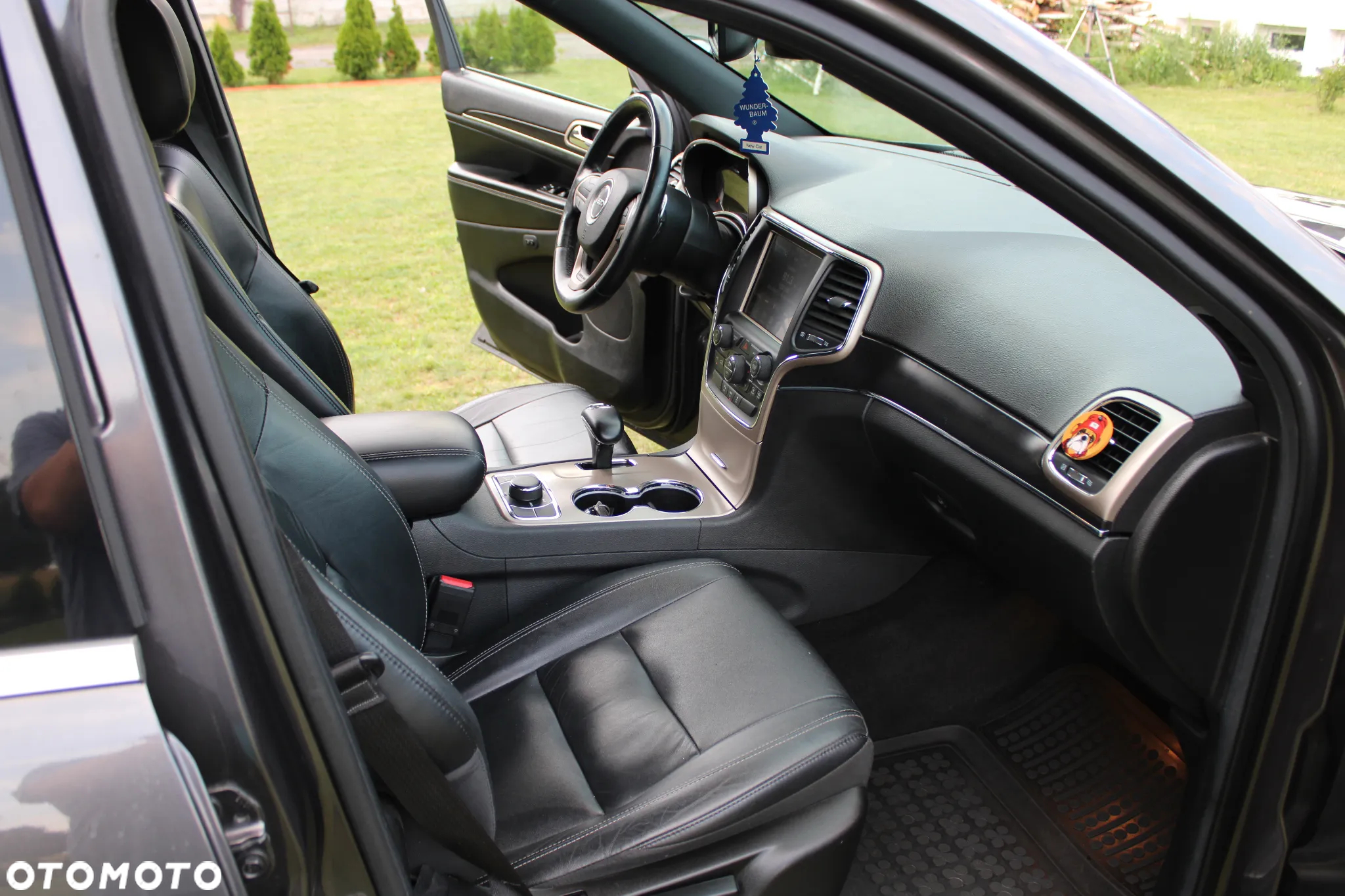 Jeep Grand Cherokee - 11