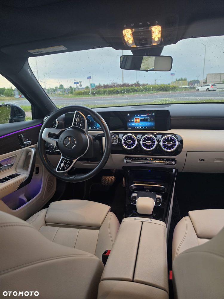 Mercedes-Benz Klasa A 220 7G-DCT Style - 24