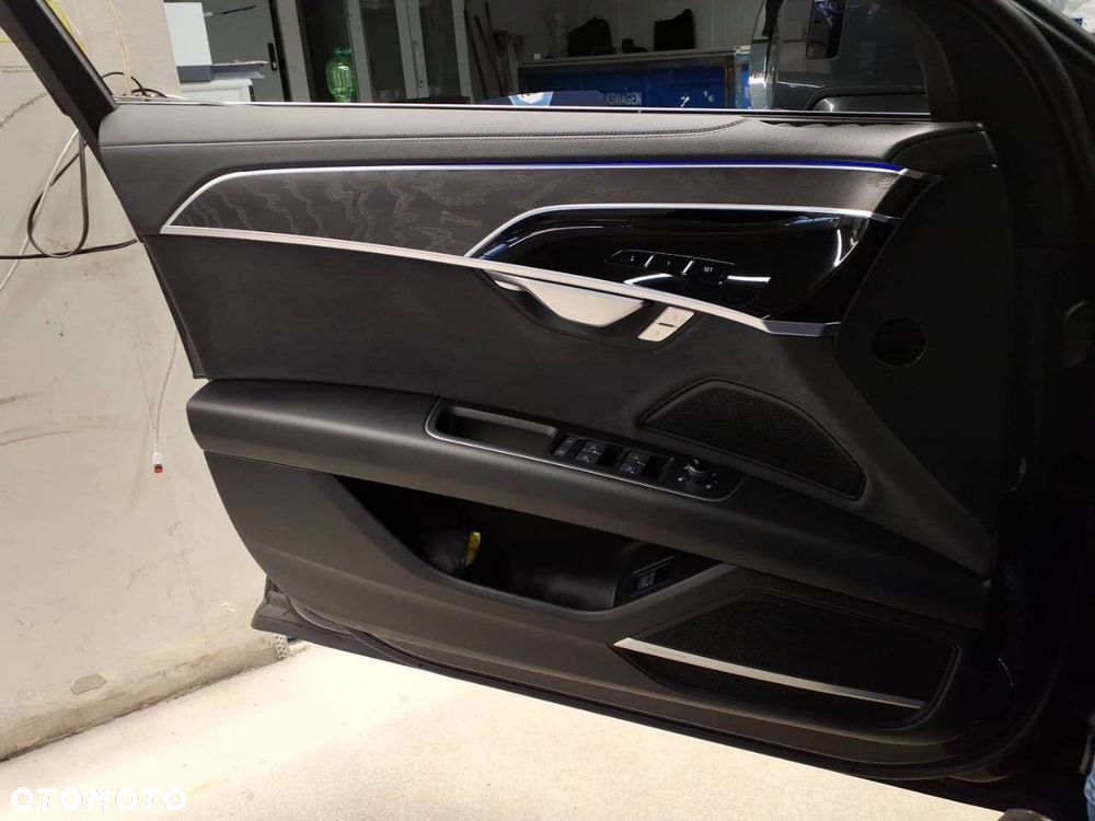 Audi A8 - 11