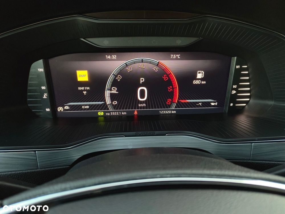 Skoda Superb 2.0 TDI SCR Ambition DSG - 25