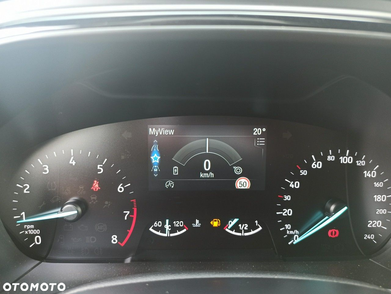 Ford Focus 1.0 EcoBoost mHEV ST-Line - 28