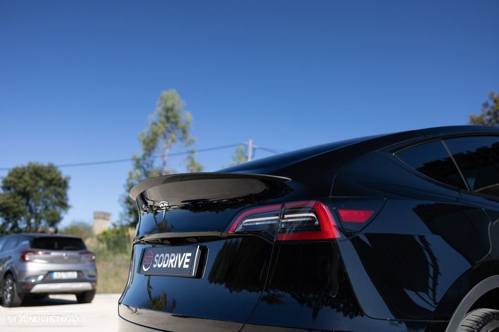 Tesla Model Y Standard RWD - 25