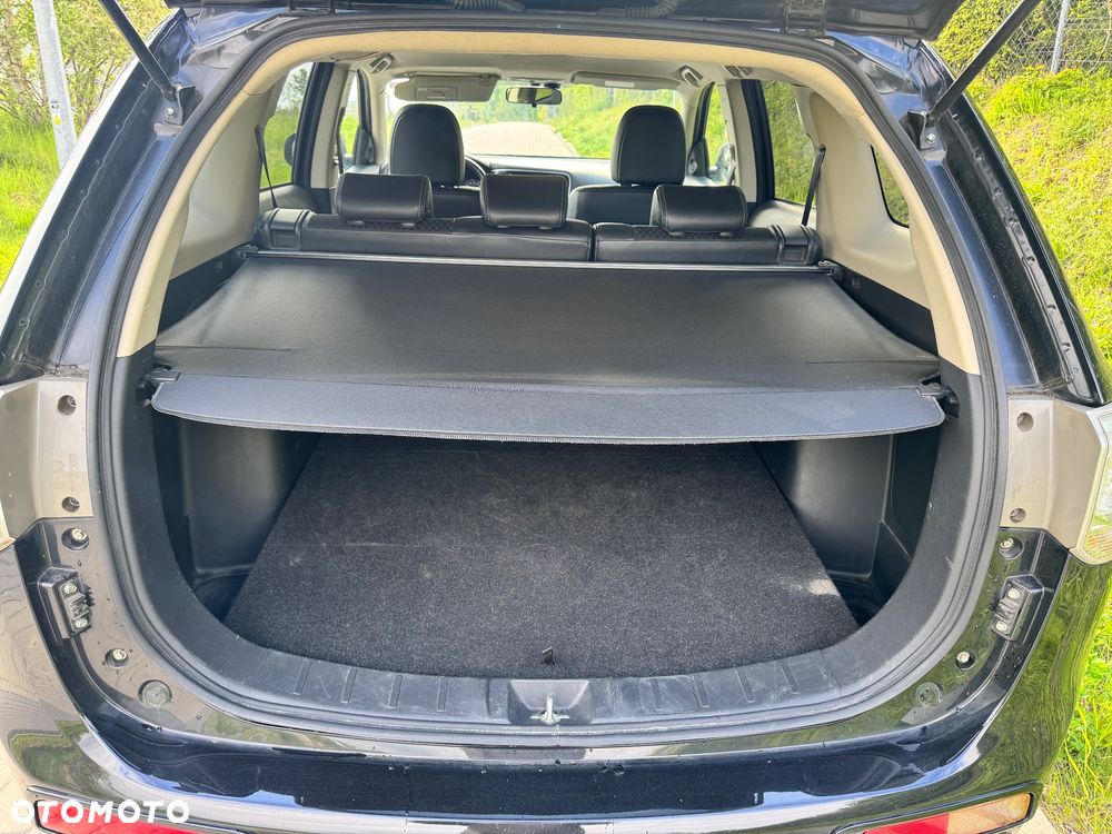 Mitsubishi Outlander 2.2 DI-D 4WD Intense - 14