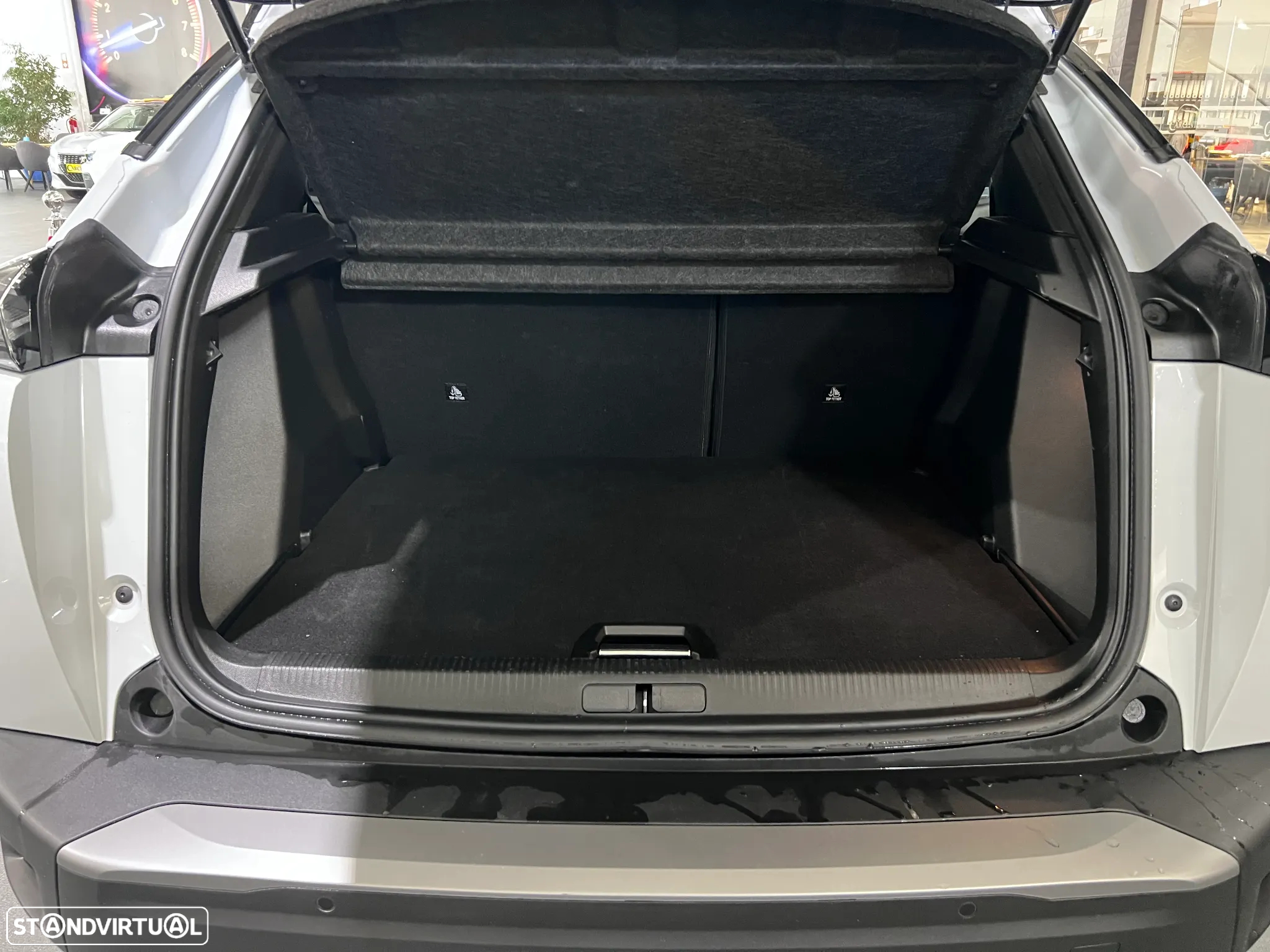 Peugeot 2008 1.2 PureTech GT EAT8 - 3