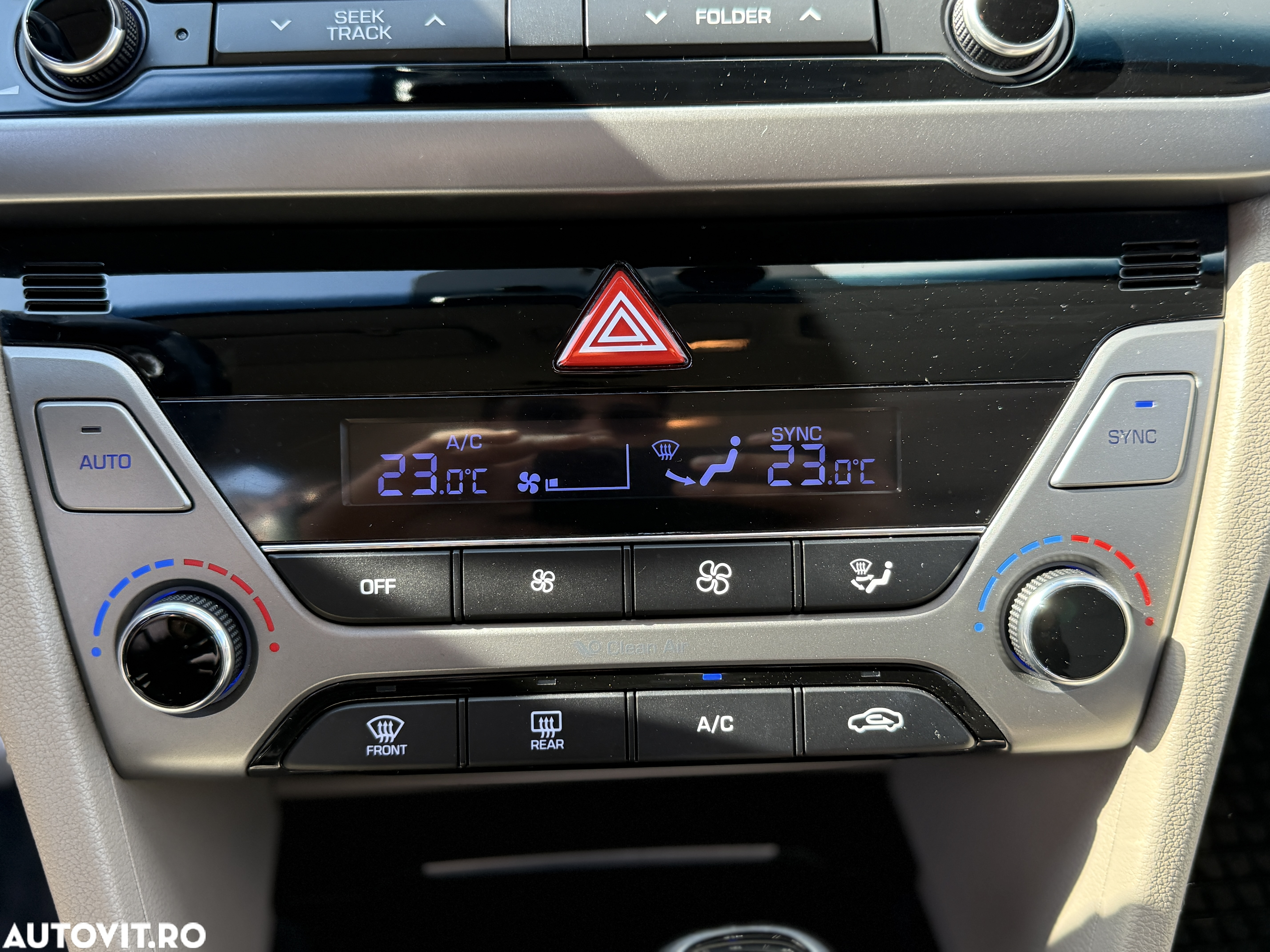 Hyundai Elantra 1.6 CRDI 7DCT Exclusive - 10