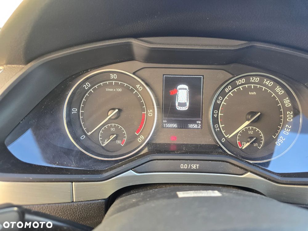 Skoda Superb 2.0 TDI Ambition DSG - 12