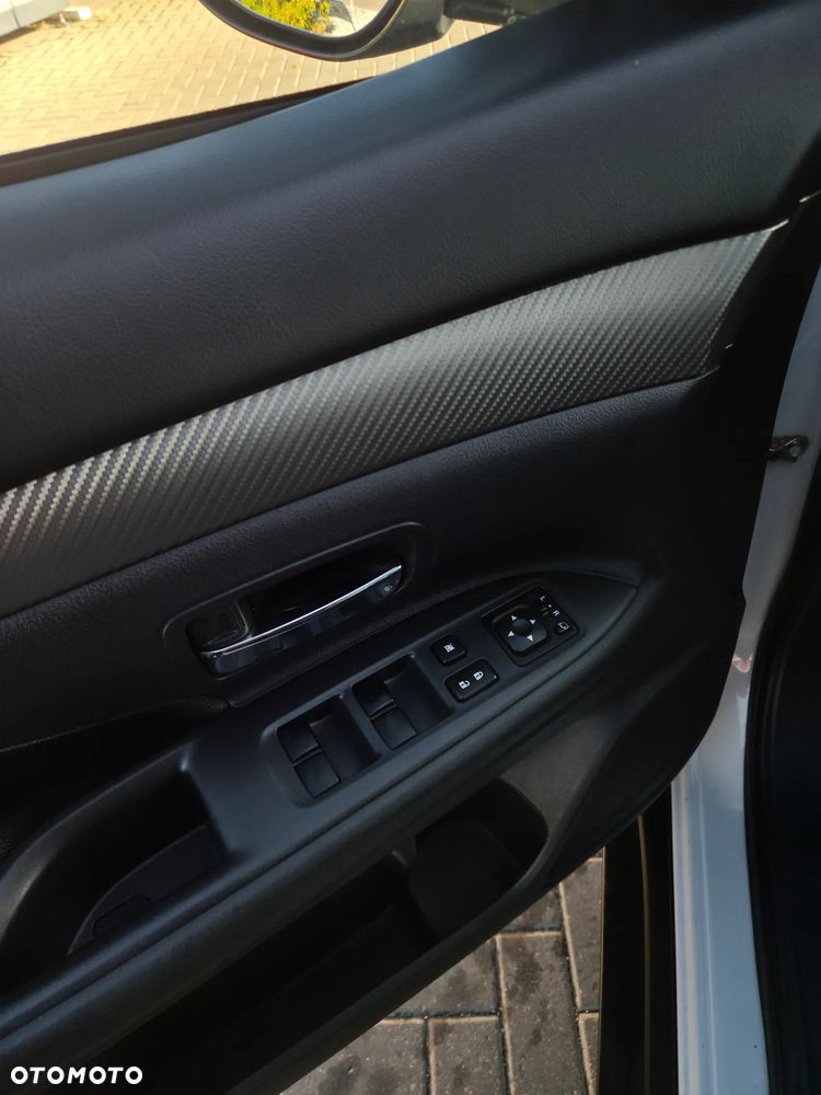 Mitsubishi Outlander 2.2 DI-D 4WD Automatik Diamant Edition - 25