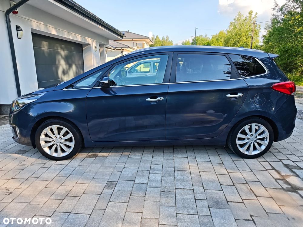 Kia Carens - 7