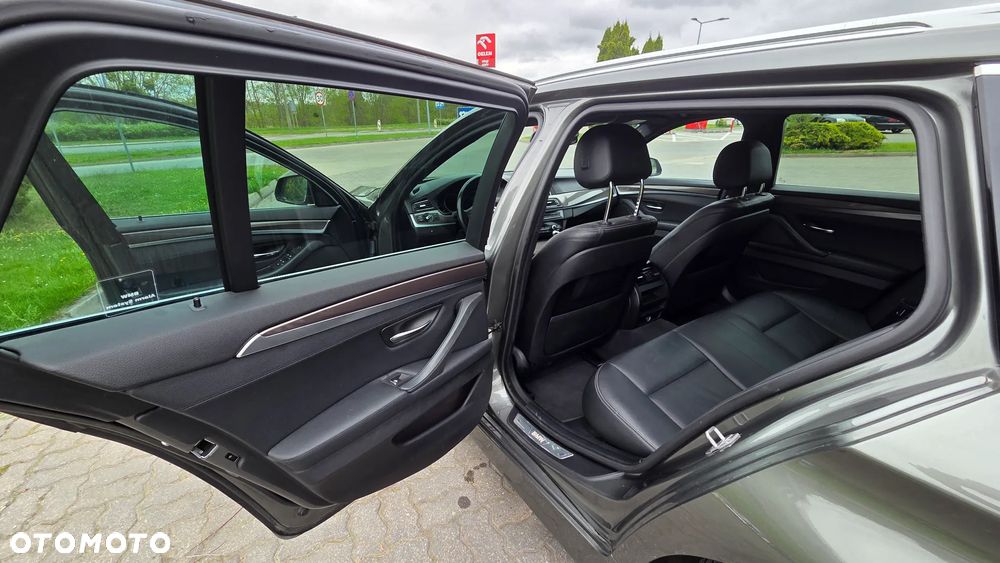 BMW Seria 5 530d Sport-Aut Modern Line - 17