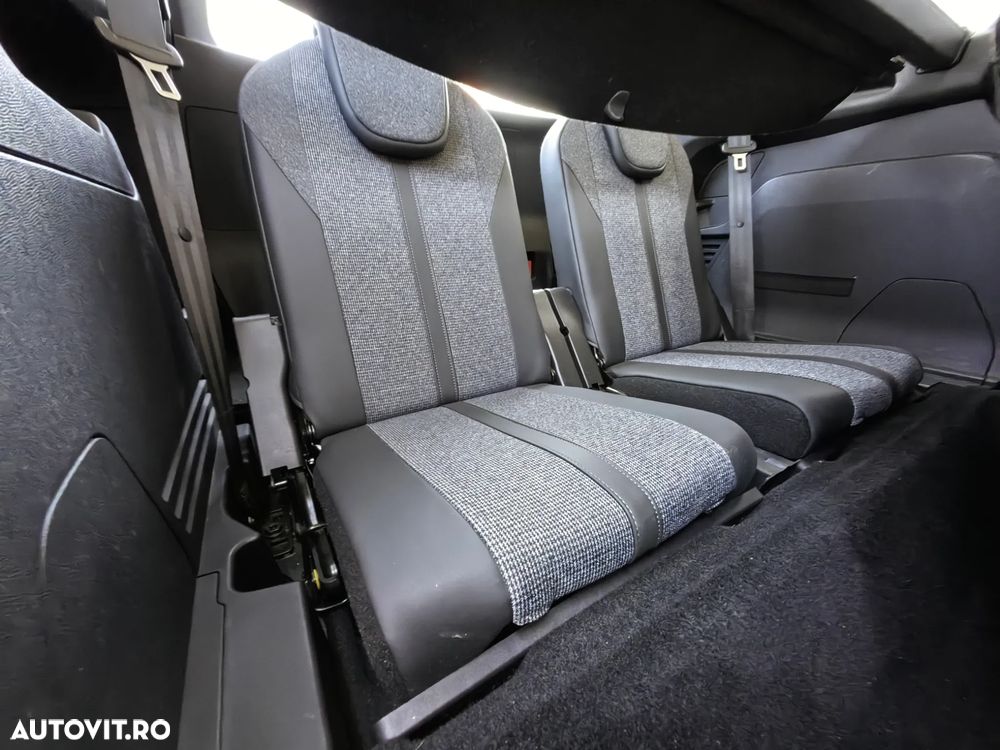 Peugeot 5008 PureTech 130 Stop & Start GPF EAT8 Allure Business-Paket - 9