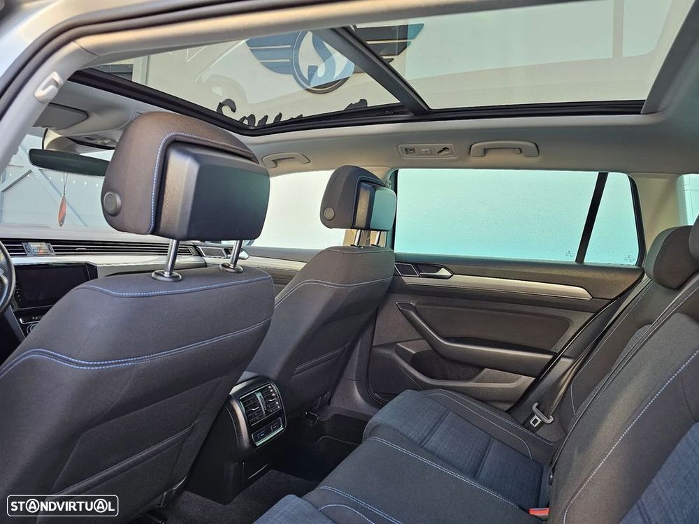 VW Passat Variant - 27
