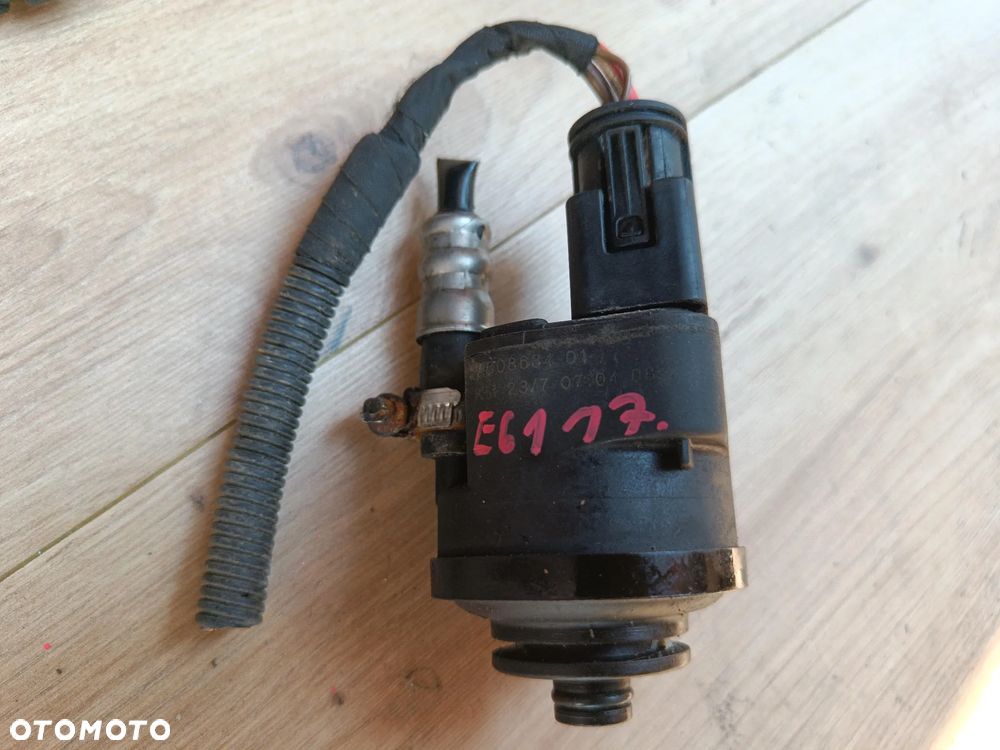 BMW E60 E90 F10 2.0D 2.5D 3.0D PODGRZEWACZ PALIWA 3 PINY 7808634 - 1