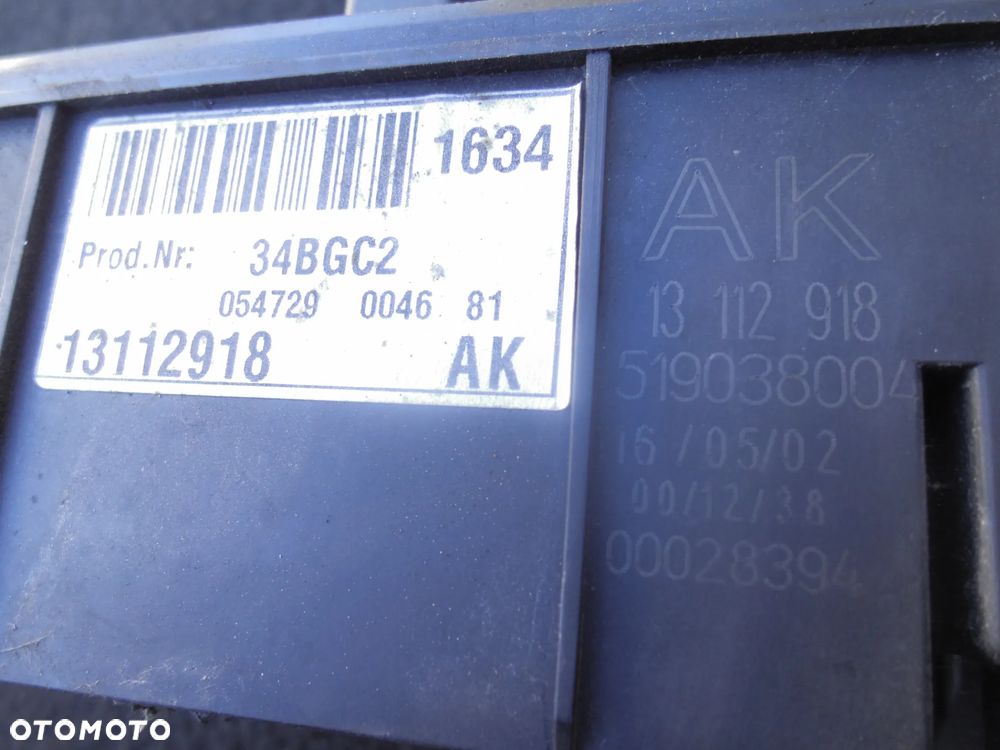 OPEL VECTRA C SKRZYNKA BEZPIECZNIKÓW 13112918 519038004 - 4