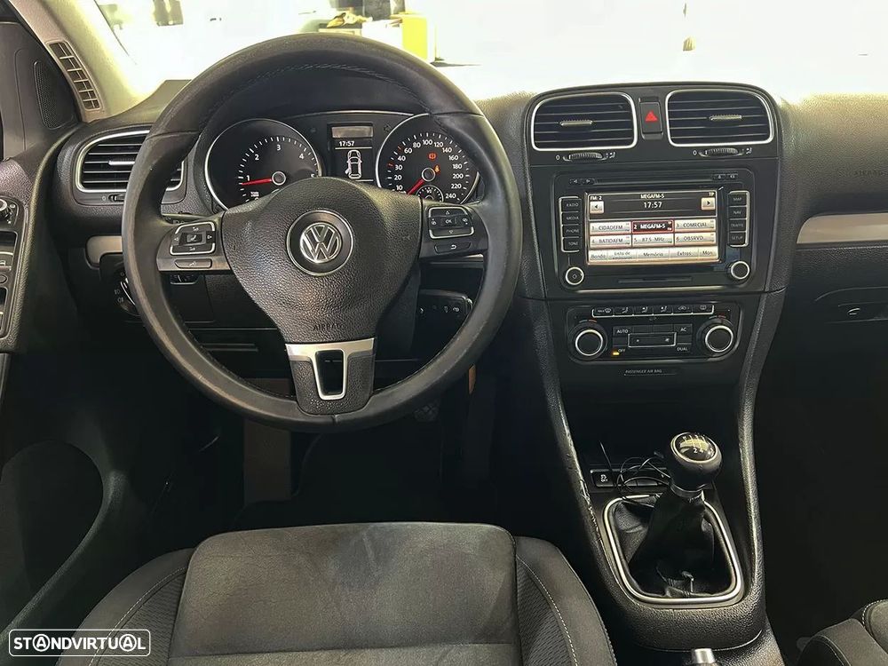 VW Golf 1.6 TDi Trendline BlueMotion - 10