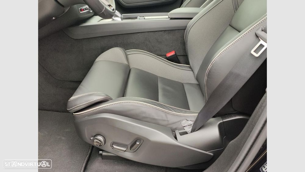 Volvo XC 60 2.0 T6 PHEV Black Edition AWD - 12