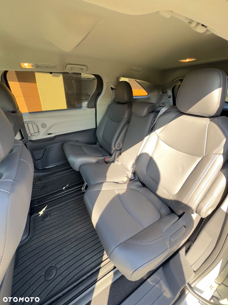 Toyota Sienna - 15