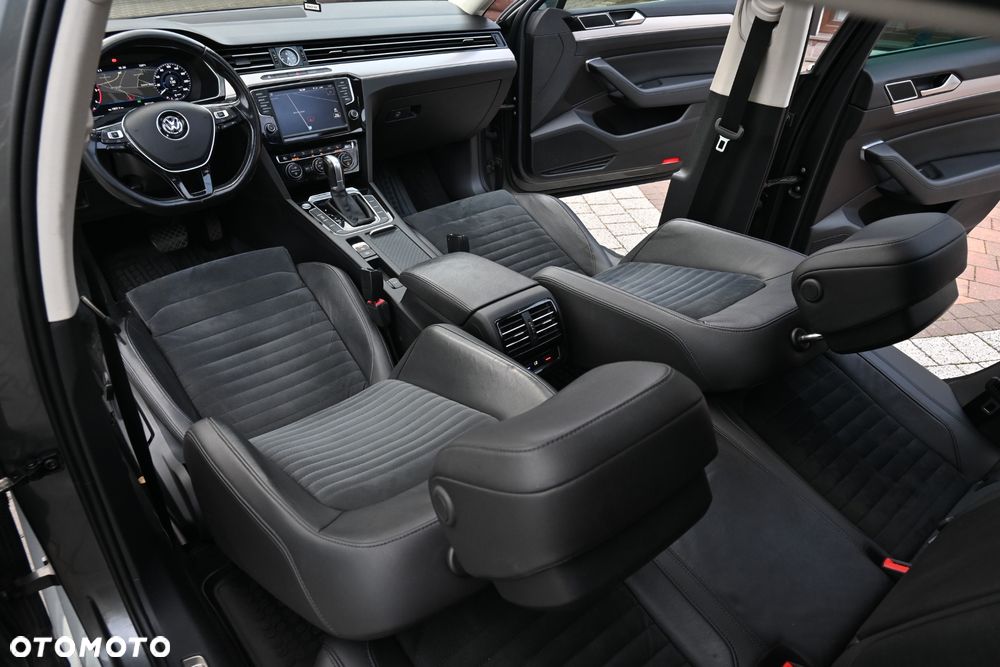 Volkswagen Passat - 36