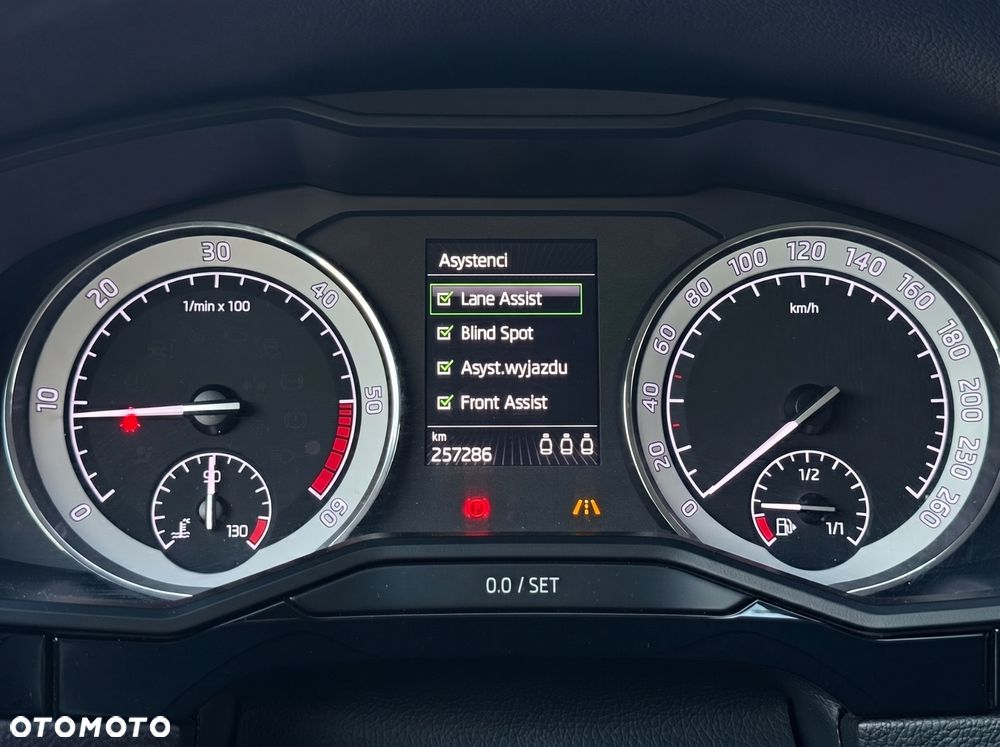 Skoda Superb 2.0 TDI 4x4 L&K DSG - 20